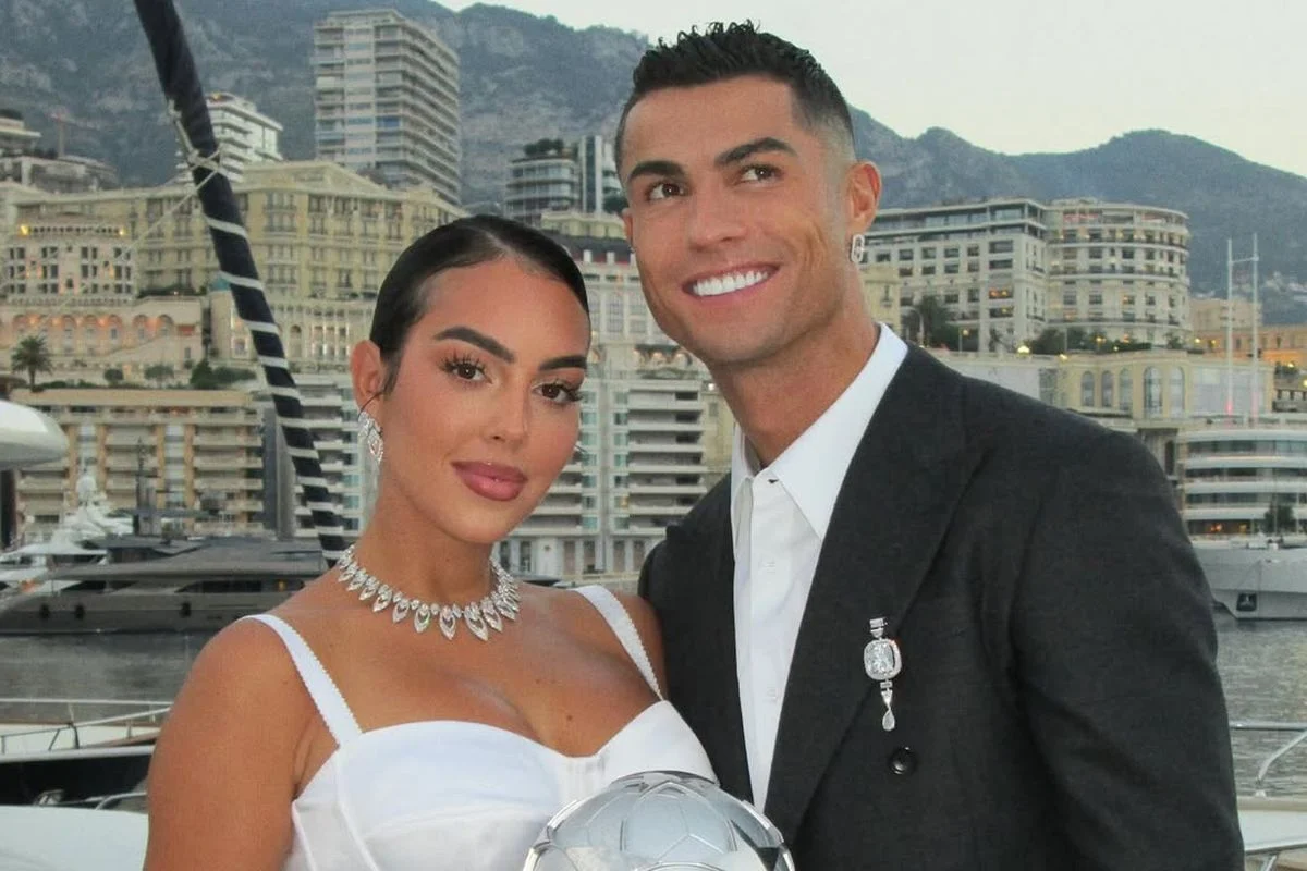 Cristiano Ronaldo Menikah dengan Georgina Rodriguez dan Siap Menghadapi Musim Baru di Saudi Pro League
