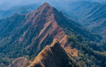 Gunung Piramid Bondowoso: Daya Tarik dan Tragedi di Balik Keindahannya