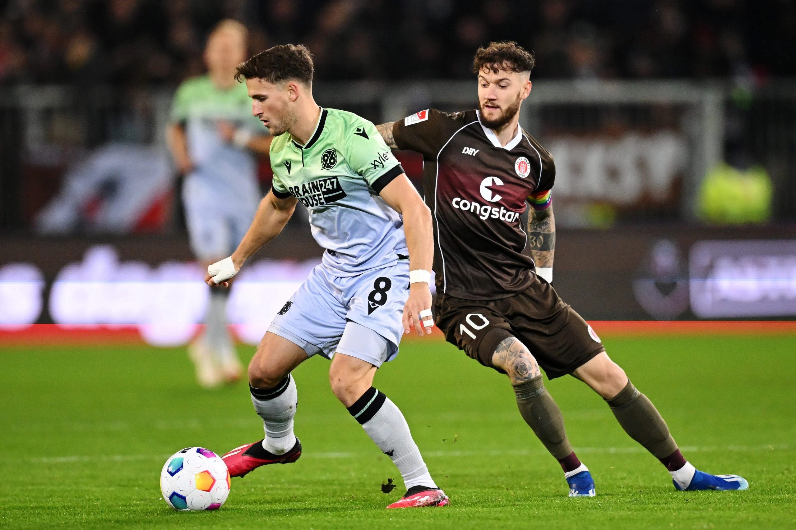 Hannover 96: Dari Aturan 50+1 Hingga Pemain Baru Marcel Hartel