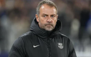 Hansi Flick Hadapi Tantangan Besar di Barcelona