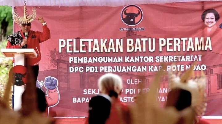 Hasto Kristiyanto Hadiri Peletakan Batu Pertama Kantor DPC PDIP Samosir, PDI Perjuangan Perkuat Konsolidasi