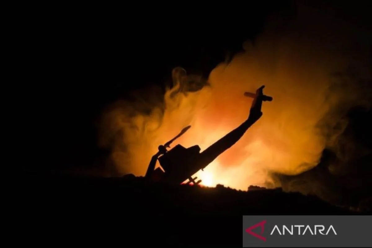 Helikopter Militer Jatuh di Texas, Dua Awak Tewas dan Kebakaran Lahan di Indonesia