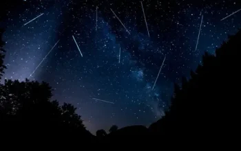Hujan Meteor Perseid Masih Terlihat Malam Ini, Saksikan Pemandangan Langit yang Memukau