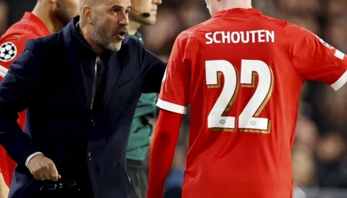 Julian Brandt Memuji Peter Bosz, Pelatih PSV Eindhoven