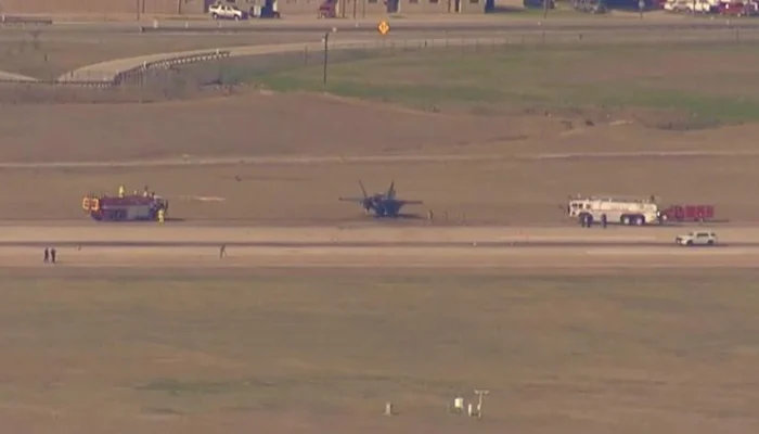 Kecelakaan Pesawat F-35B di California: Pilot Selamat Setelah Mengejak