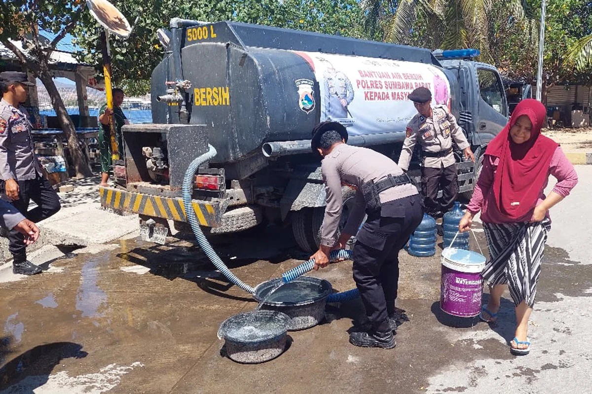Kekeringan Melanda Indonesia, Truk Tangki Menjadi Solusi Sementara
