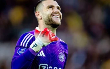 Maarten Paes: Kiper Sejati yang Dapat Diandalkan di Ajax Amsterdam