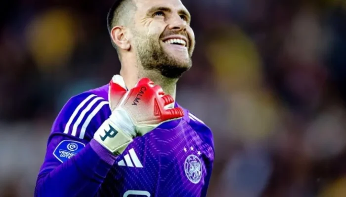 Maarten Paes: Kiper Sejati yang Dapat Diandalkan di Ajax Amsterdam
