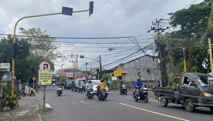 Mati Lampu di Karangasem: Dampak Gagal Tender dan Kecelakaan Lalu Lintas