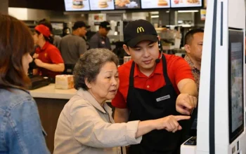 Mengintip Kehidupan di Balik Layar: Dari McDonald's hingga Dunia Musik