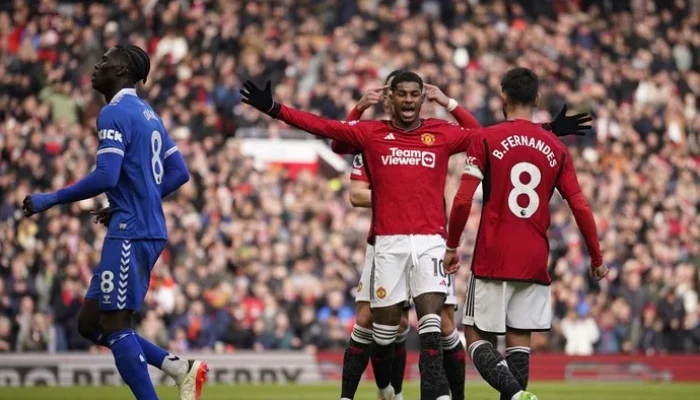 MU Tundukkan Leeds Lewat Adu Penalti, Rashford dan Fernandes Jadi Sorotan