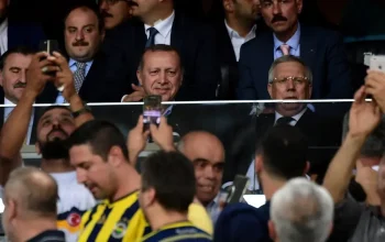 Pertarungan Sengit di Dunia Sepak Bola: Fenerbahce vs Sturm Graz dan Pertandingan Lainnya