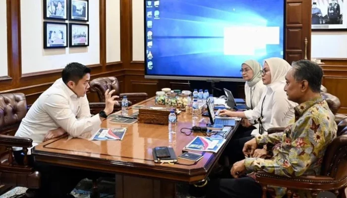 Pertemuan Andi Syamsuddin Arsyad dengan Seskab Teddy: Membahas Investasi dan Hilirisasi