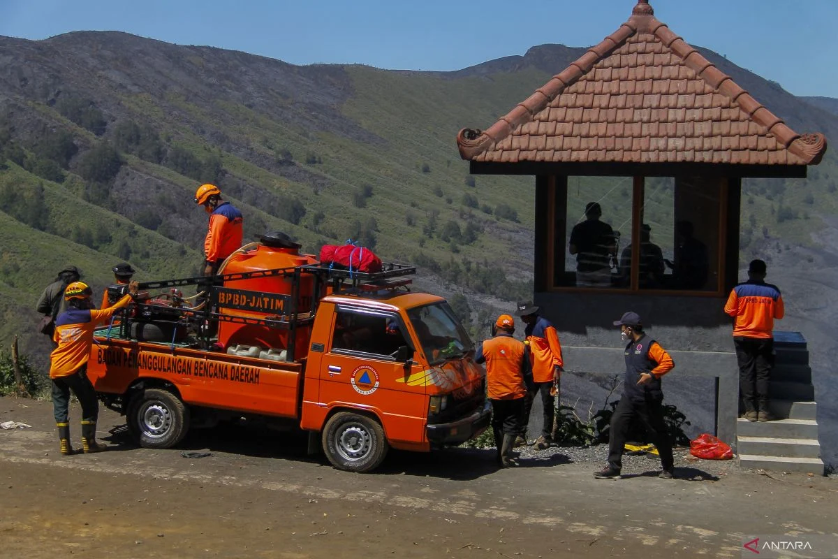 Pratikno Turun Langsung Tangani Kebakaran Hutan di Bromo, Pemerintah Berupaya Pemadaman yang Efektif