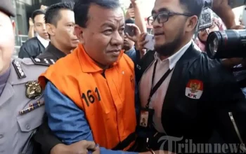 Raja Juli Antoni: Dari Kasus Korupsi Hingga Upaya Pemadaman Kebakaran di Gunung Bromo