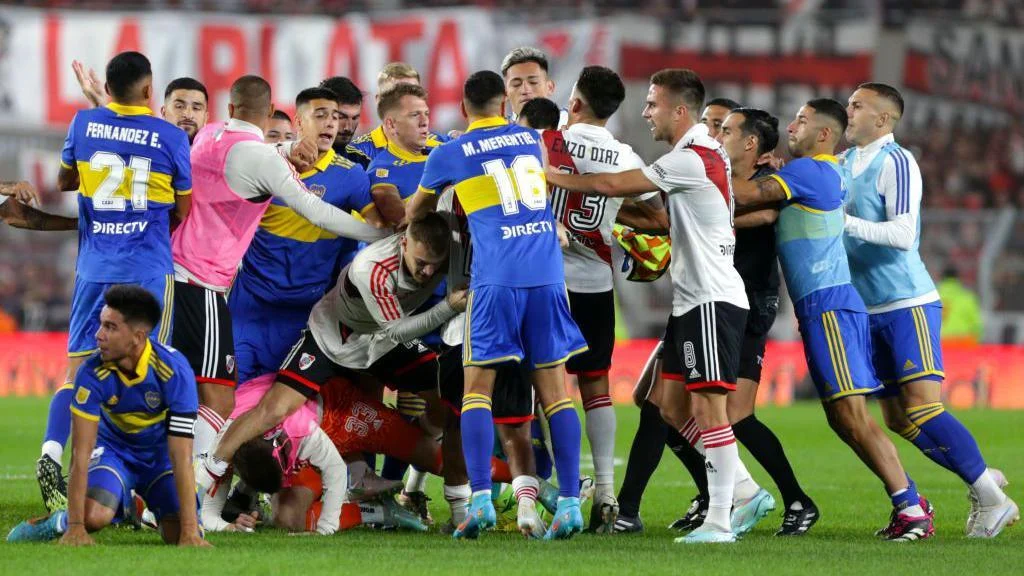 River Plate Dalam Krisis: Suporter Mengumumkan Perang Terhadap Semua Pihak