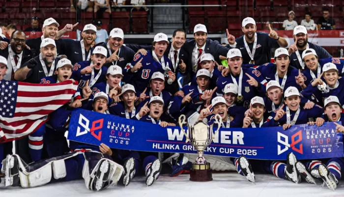 Ryerson Edgar dan Michael Tang Raih Medali di Turnamen Hlinka-Gretzky Cup