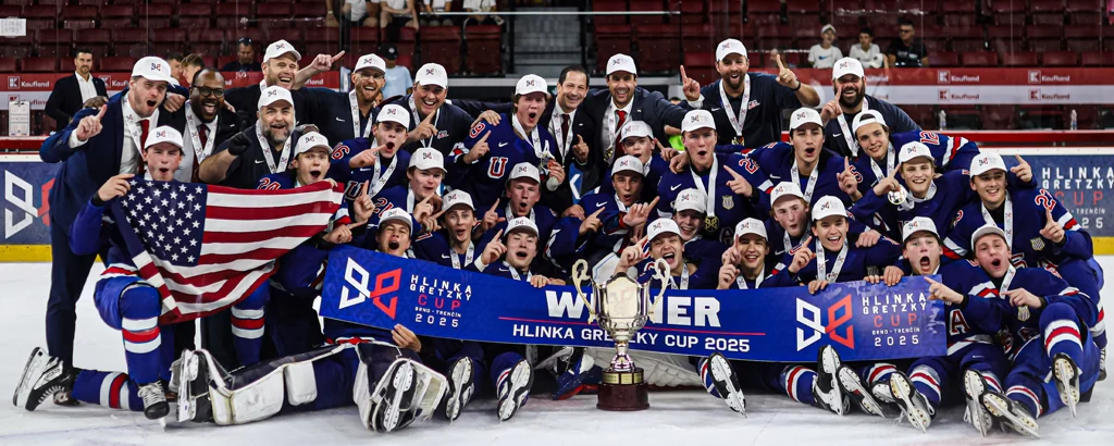 Ryerson Edgar dan Michael Tang Raih Medali di Turnamen Hlinka-Gretzky Cup