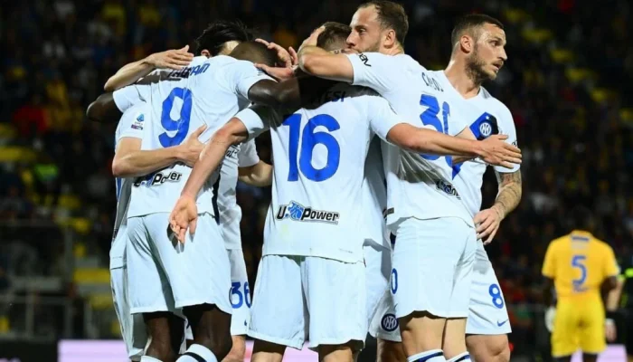 Schalke 04 Siap Hadapi Musim Baru: Pemain Cedera dan Pertarungan Posisi