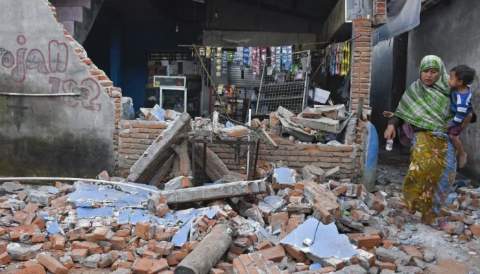 Terremoto Indonesia: Puluhan Meninggal dan Ribuan Mengungsi
