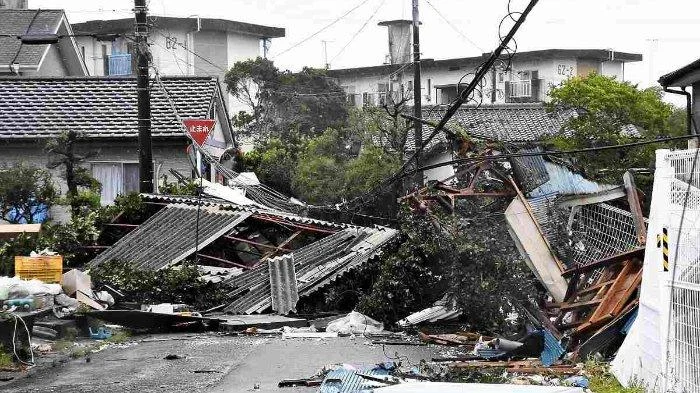 Topan Chan-hom Menghantam Jepang, Warga Diimbau Waspada
