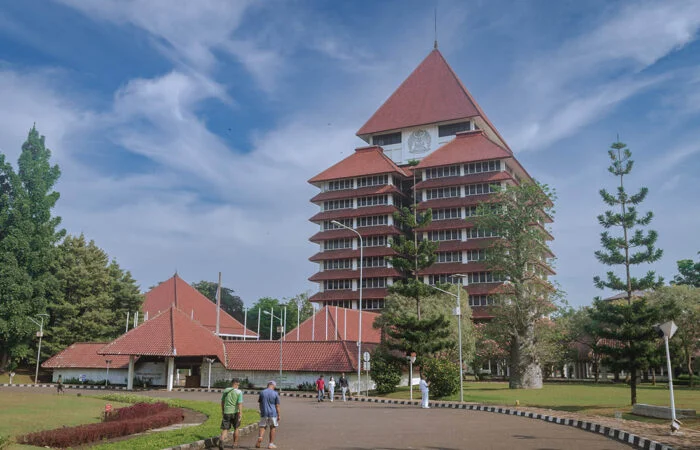 Universitas Republik Indonesia: Apakah Indonesia Membutuhkan Perguruan Tinggi Baru?