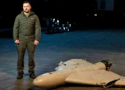 Volodymyr Zelenskyy Lawan Rusia dengan Teknologi Drone Canggih