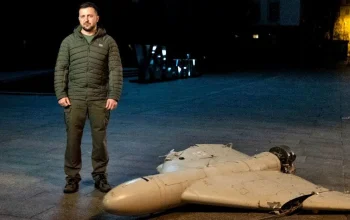 Volodymyr Zelenskyy Lawan Rusia dengan Teknologi Drone Canggih