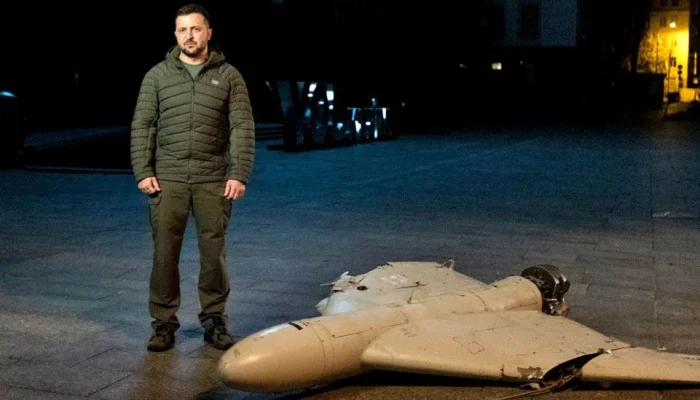 Volodymyr Zelenskyy Lawan Rusia dengan Teknologi Drone Canggih