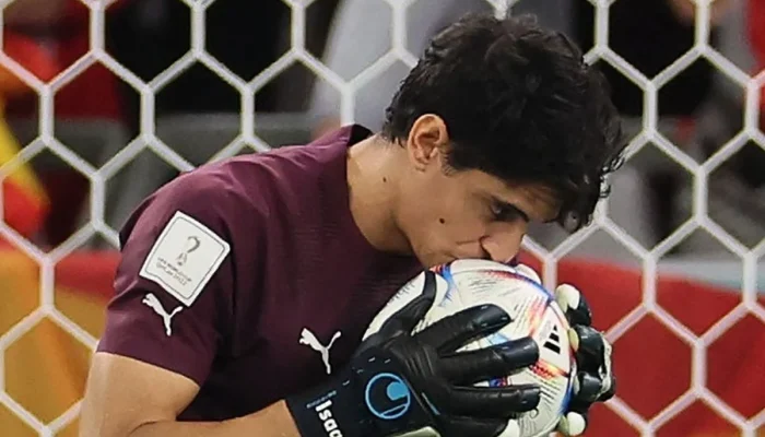 Yassine Bounou: Kiper Maroko yang Membuat Al-Hilal Mengambil Keputusan Tersulit